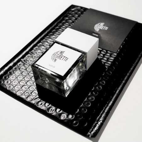 Art Brüt – Je Ne Regrette Rien | Niche vůně svobody a odvahy | Fasáda